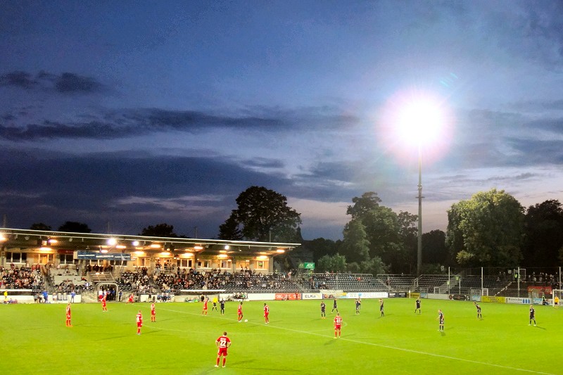 Anstoß zur zweiten Halbzeit gegen Neustrelitz