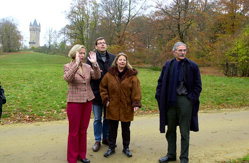 Johanna Wanke, Hartmut Dorgerloh, Birgit Fischer und Axel Geiss diskutieren über Sichtachsen