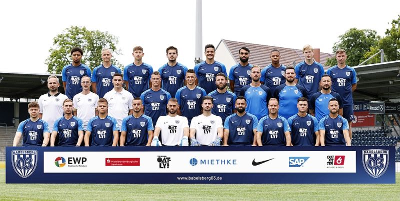 tl_files/Abseits/img/Mannschaften/mannschaft_22-23.jpg tl_files/Abseits/img/Mannschaften/mannschaft_22-23.jpg